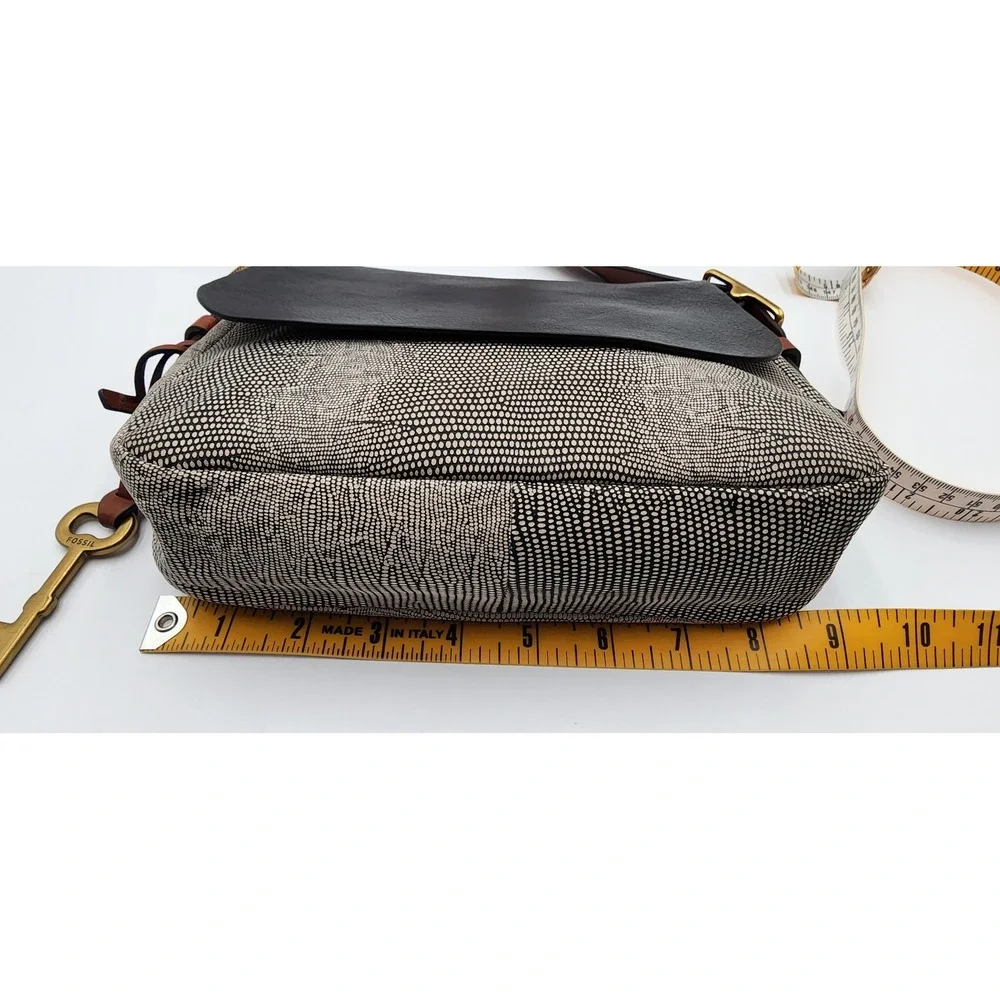 Fossil Crossbody Bag Womens Small Black Brown Key Charm Snakeskin EXC - Picture 14 of 16